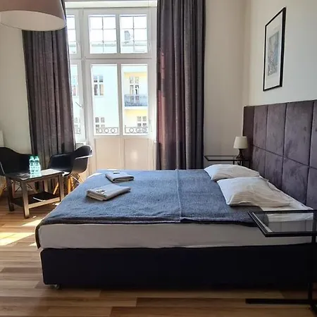 1 Night In - Matejki Πόζναν