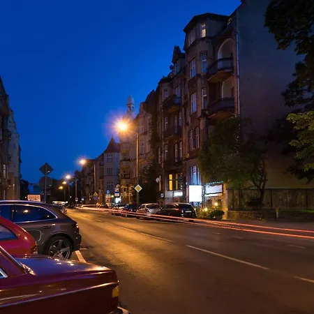 Hotel apartamentowy 1 Night In - Matejki Poznań