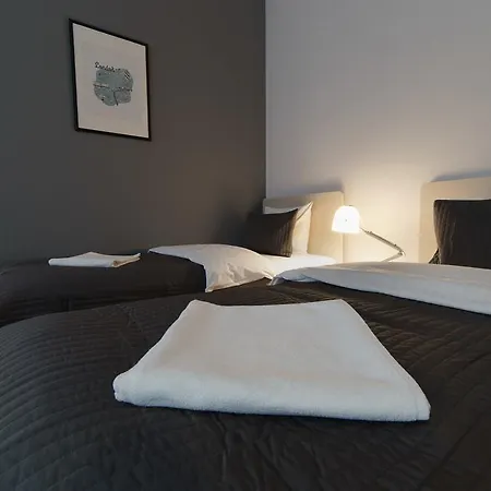 Hotel apartamentowy 1 Night In - Matejki 3*