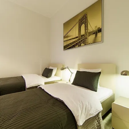 Hotel apartamentowy 1 Night In - Matejki 3*