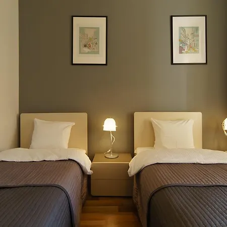 Hotel apartamentowy 1 Night In - Matejki Poznań