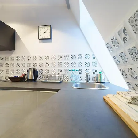 Hotel apartamentowy 1 Night In - Matejki Poznań