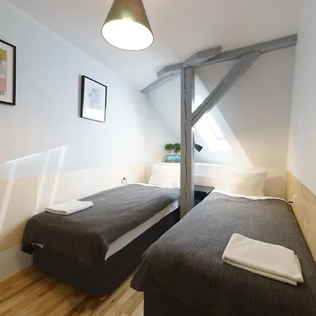 Hotel apartamentowy 1 Night In - Matejki Poznań