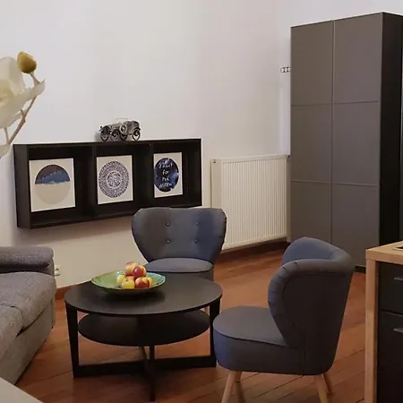 1 Night In - Matejki Πόζναν